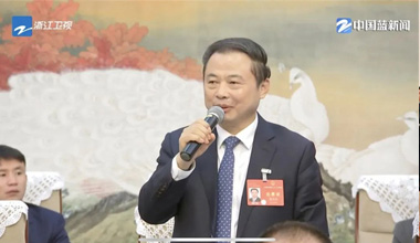 两会季丨浙江团举行媒体开放日，，，，，张天任代表接受中外媒体采访